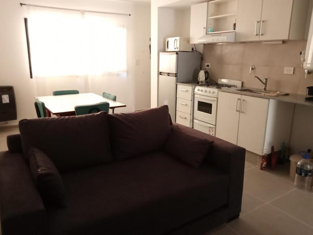 Departamento Calle Mendoza Albus -Acceso Rapido Ruta 22 General Roca Bagian luar foto