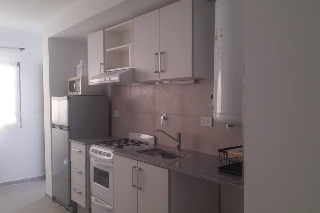 Departamento Calle Mendoza Albus -Acceso Rapido Ruta 22 General Roca Bagian luar foto