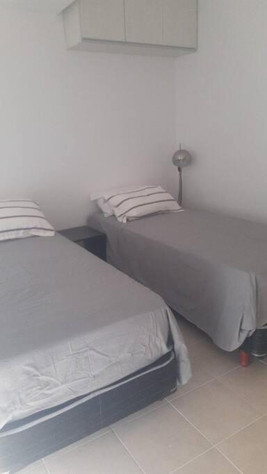 Departamento Calle Mendoza Albus -Acceso Rapido Ruta 22 General Roca Bagian luar foto